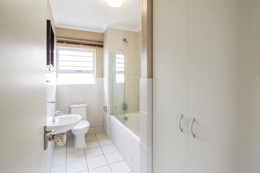 To Let 2 Bedroom Property for Rent in Sir Lowrys Pass Village Western Cape